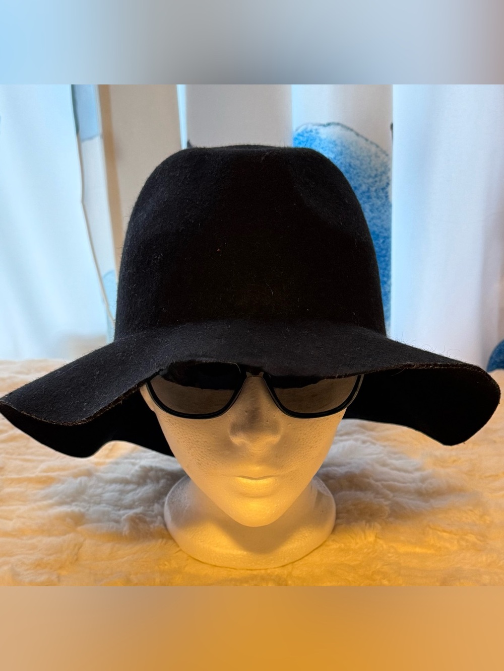 DKNY Black 100% Wool Floppy Hat Wide Brim Chic Classic One Size